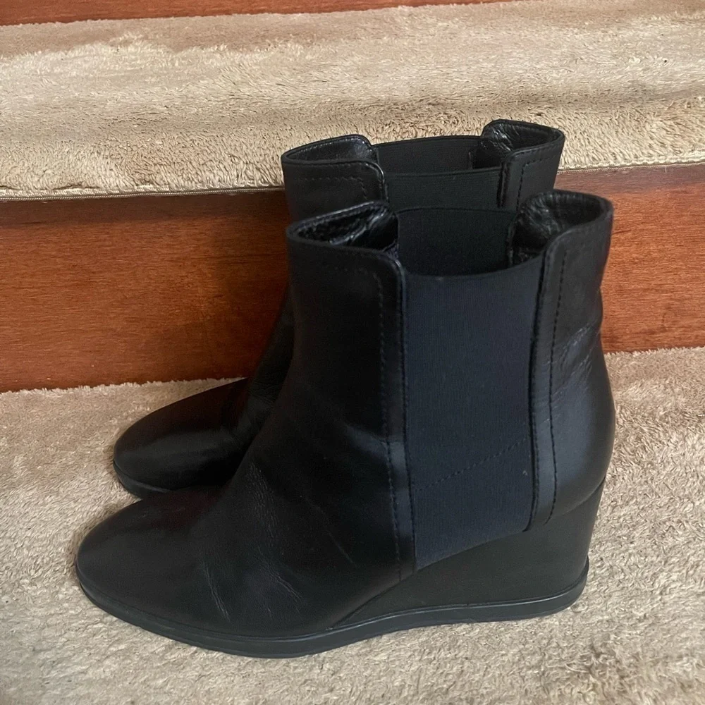 AQUTALIA Womens Wedge Ankle Boots SZ 8.5  In Excellent Condition